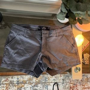 Small Hollister cargo shorts!!